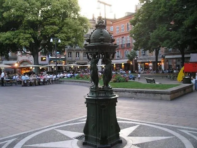 Apartman Hyper-centre Historique Avec Possibilite De Reservation Parking *