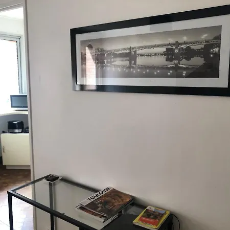 Hyper-centre Historique Avec Possibilite De Reservation Parking Appartement *